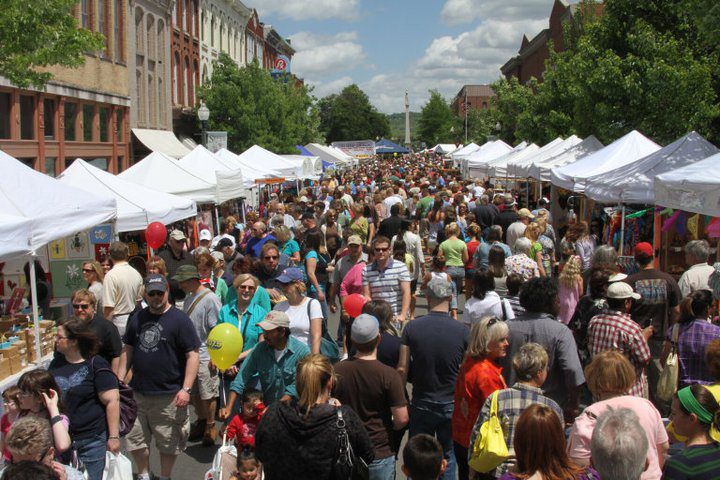 Main Street Festival in Franklin, TN, Downtown Franklin restaurants, shopping, kids activities and family events.