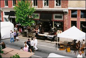 Shopping the Main Street Festival in downtown Franklin, Tenn., enjoy arts and crafts, vendors, entertainment, great food & drink, and fun for the entire family in historic downtown Franklin. 