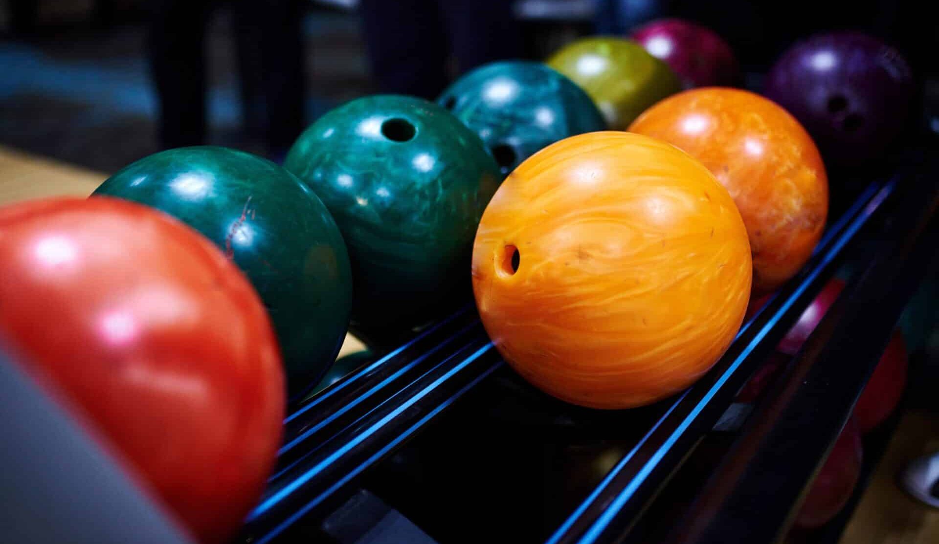 Bowling-Alley-in-Franklin-Tenneseee_Bowling-Balls