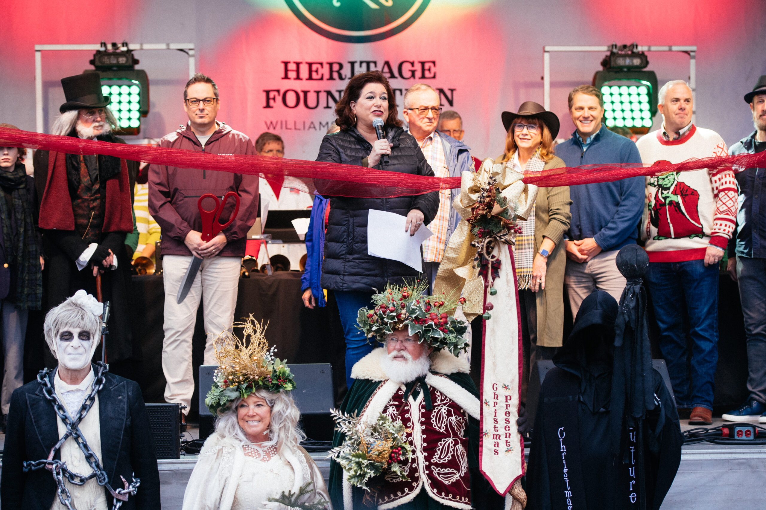 Dickens of a Christmas in downtown Franklin, TN is a Christmas Festival with shopping, live entertainment, Santa, arts & craft vendors, food and drink, carolers, Dickens characters will fill the streets, a large Christmas tree and so more!