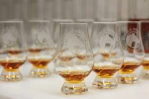 Tasting Experience at Stable Reserve in downtown, Franklin TN, whiskey bar serving bourbon, cocktails, martinis, charcuterie boards, lunch items and more.