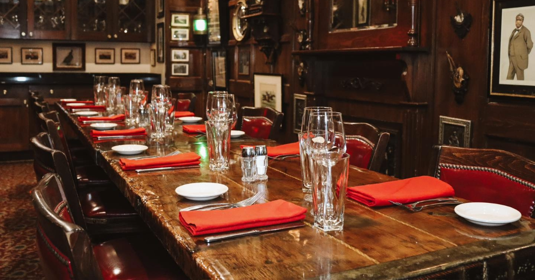 View of Sperry's Restaurant in Franklin, Tennessee, an elegant spot to enjoy happy hour.