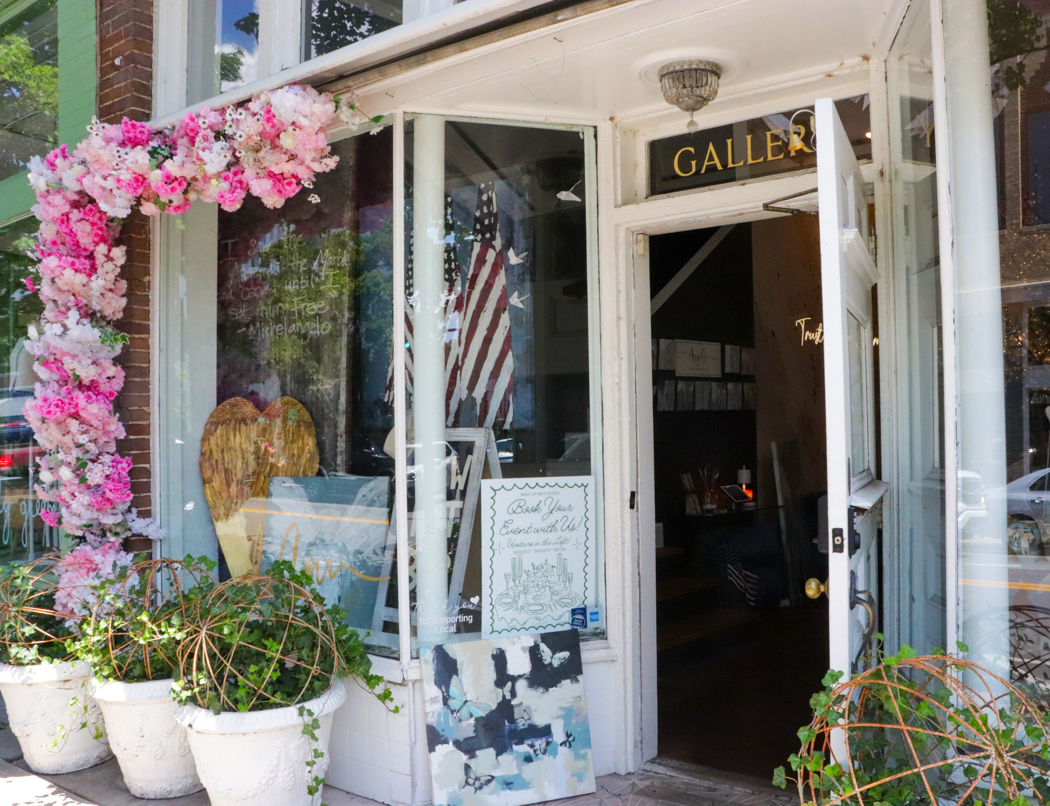 Peeking inside DeAnn Art Gallery, located in Franklin, Tennessee on Main Street. 