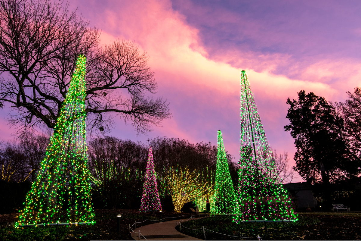 Cheekwood-Holiday-LIGHTS-Nashville-TN_Courtesy-of-Cheekwood-Estate-& Gardens.