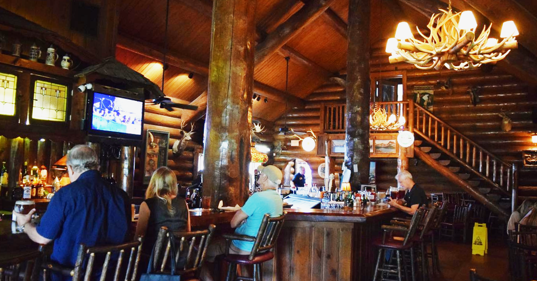 The bar at Sportsman's Grille in Brentwood, Tennessee is a great place to visit for happy hour. 
