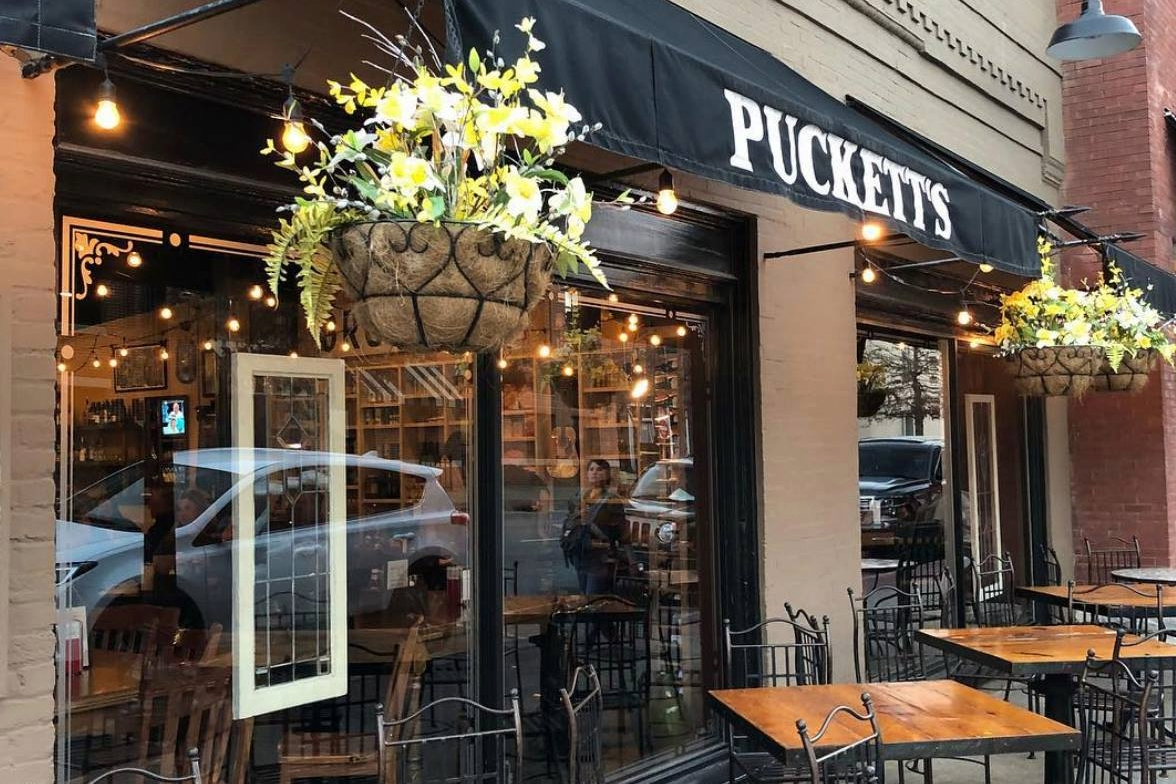 Outside seating at Puckett's in Downtown Franklin, Tennessee, a restaurant know for its Southern comfort classics and barbecue.